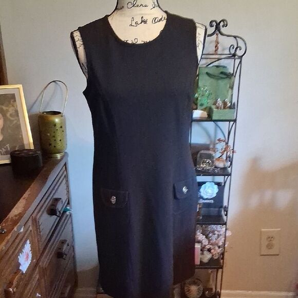 ANN TAYLOR LOFT BLACK SLEEVELESS TURNLOCK POCKET DRESS SIZE 8P - Picture 5 of 8